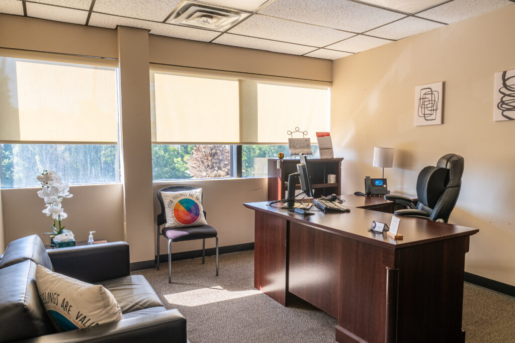 Orlando Outpatient Center Drug And Alcohol Rehab Therapist Office With Comfortable Seating